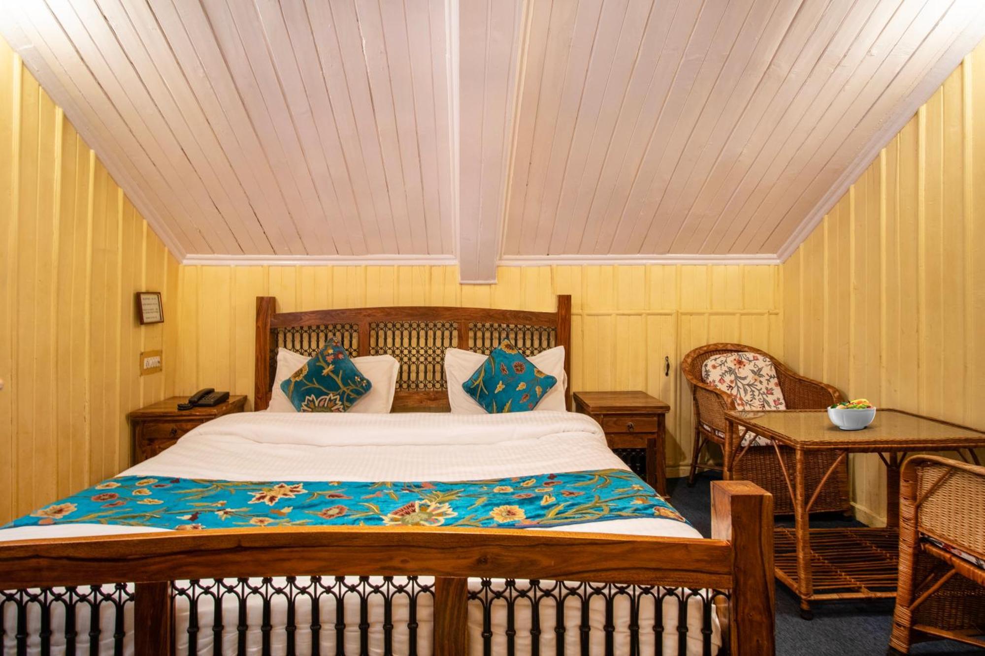 Hotel Little Silver Pahalgam Bagian luar foto
