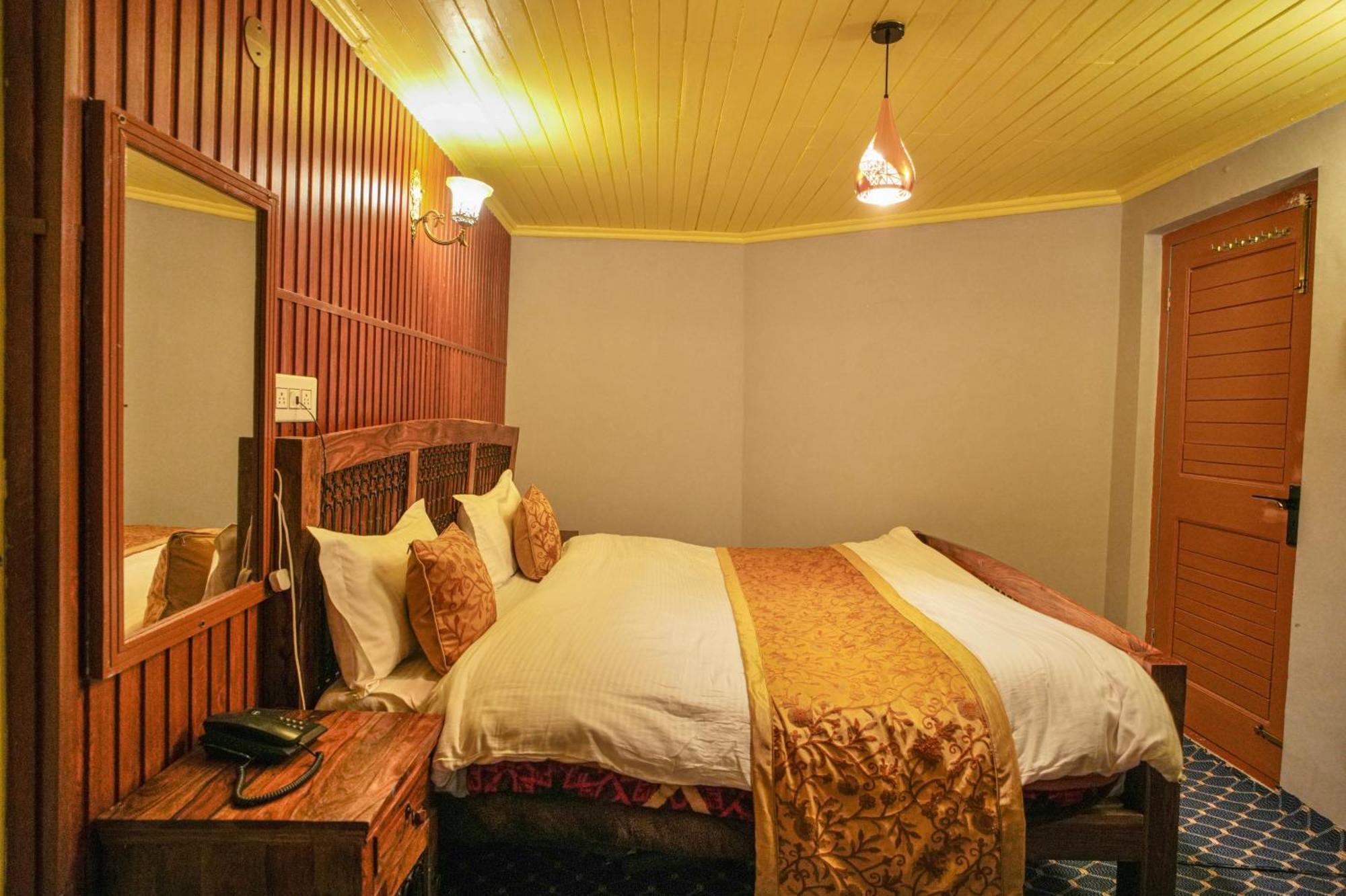 Hotel Little Silver Pahalgam Bagian luar foto