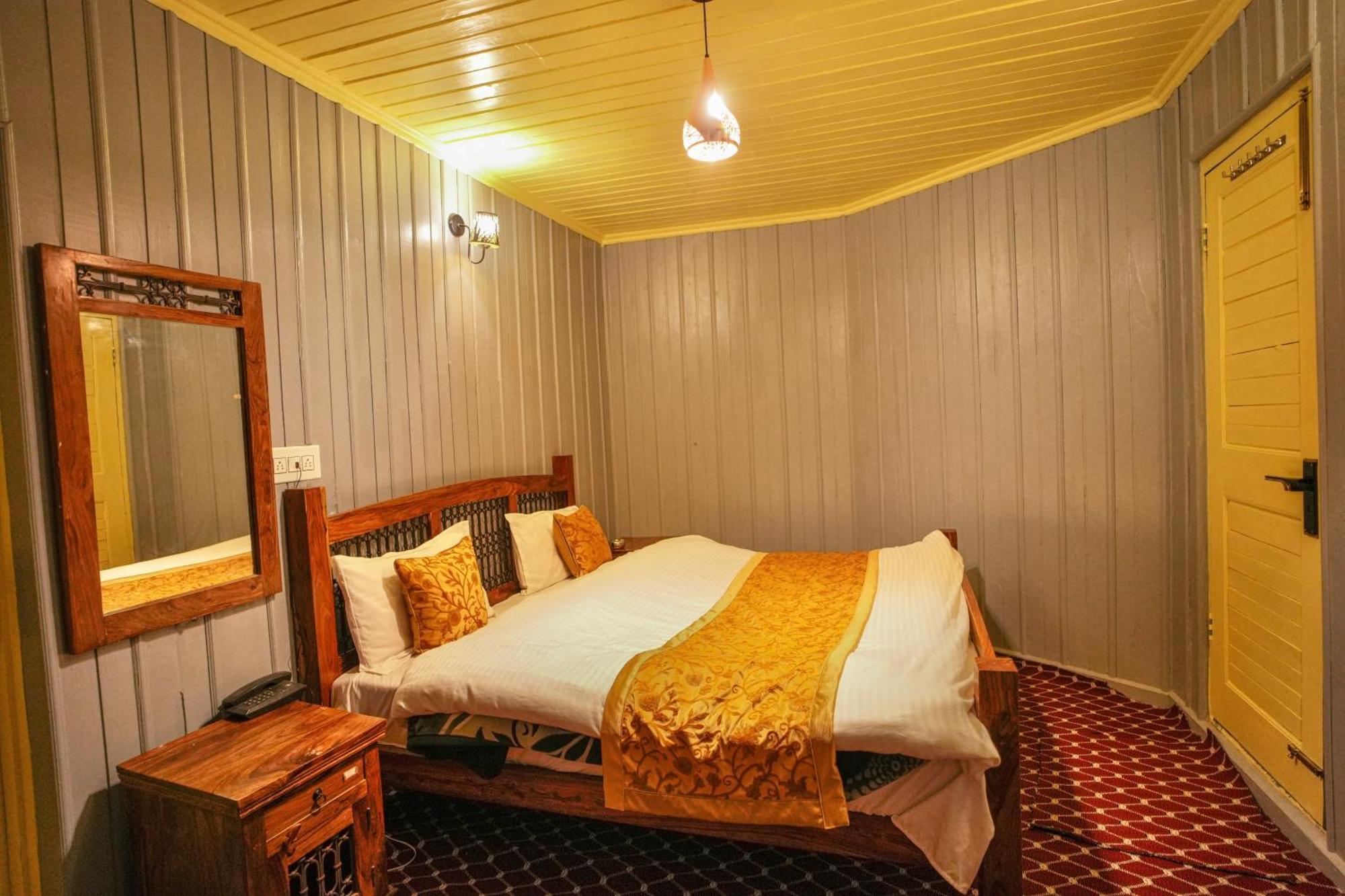 Hotel Little Silver Pahalgam Bagian luar foto