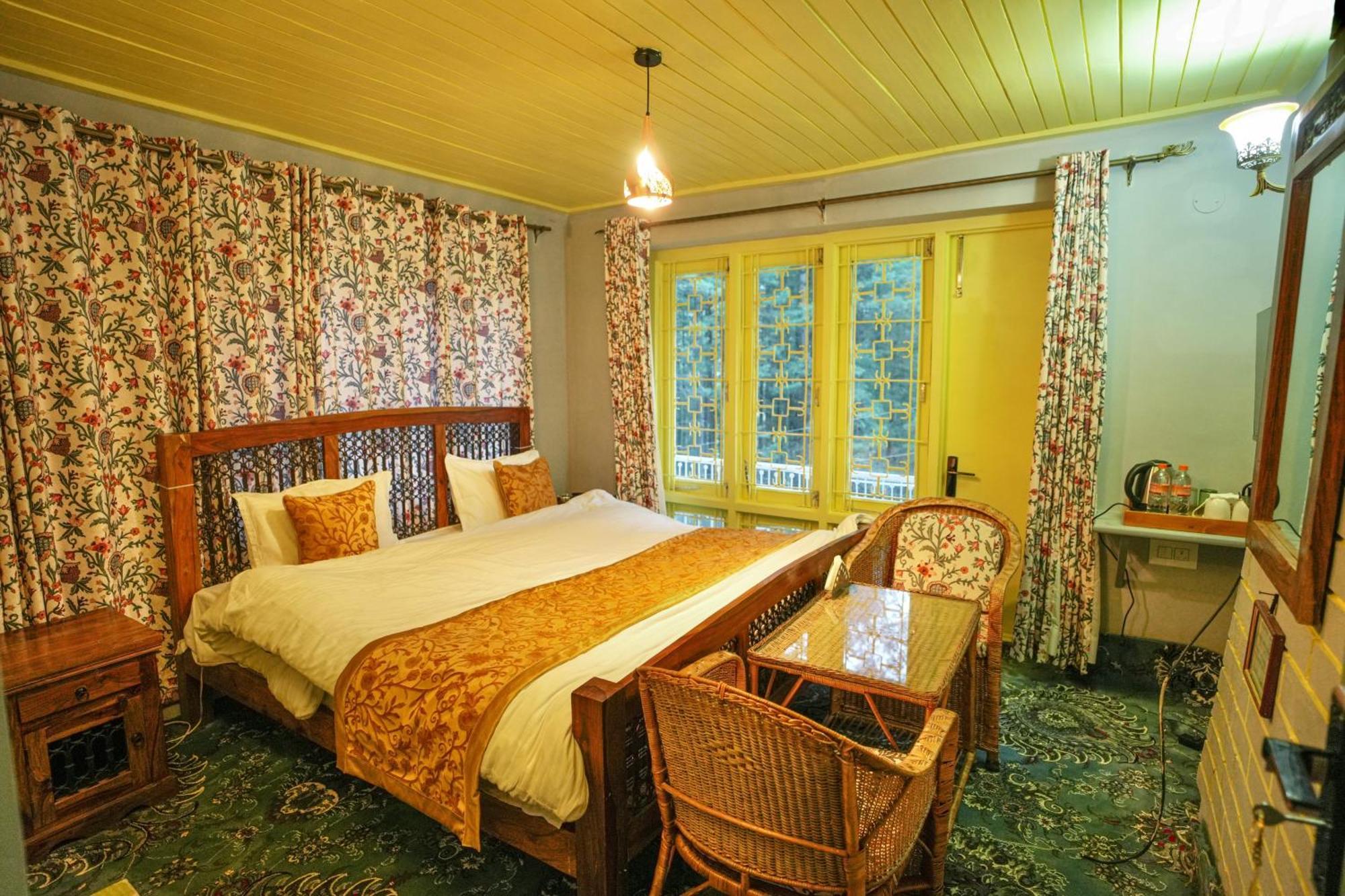 Hotel Little Silver Pahalgam Bagian luar foto