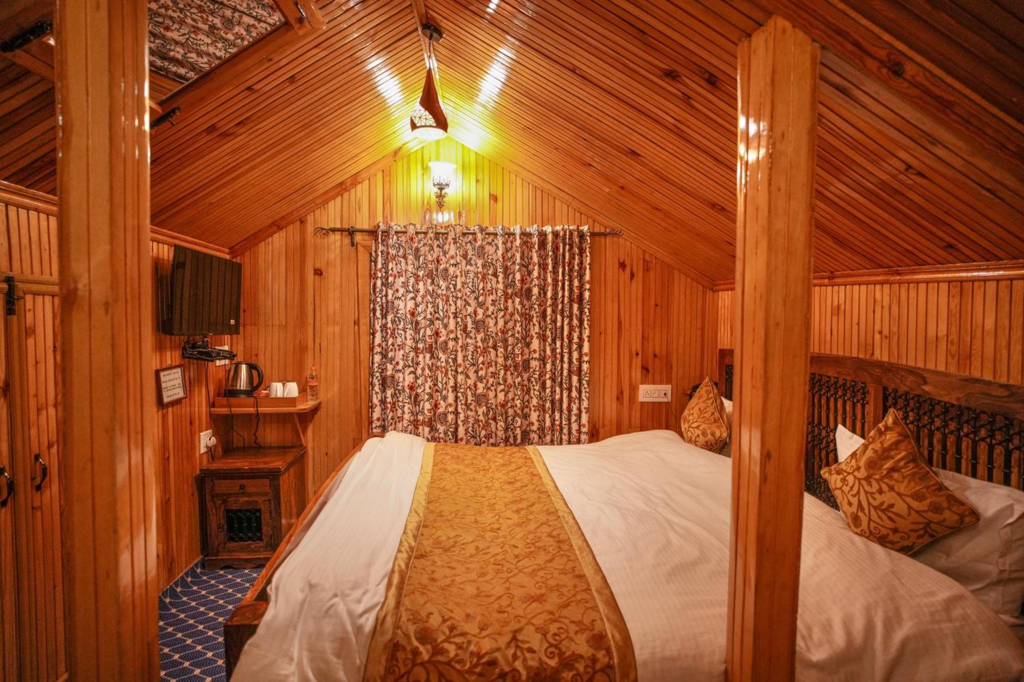 Hotel Little Silver Pahalgam Bagian luar foto